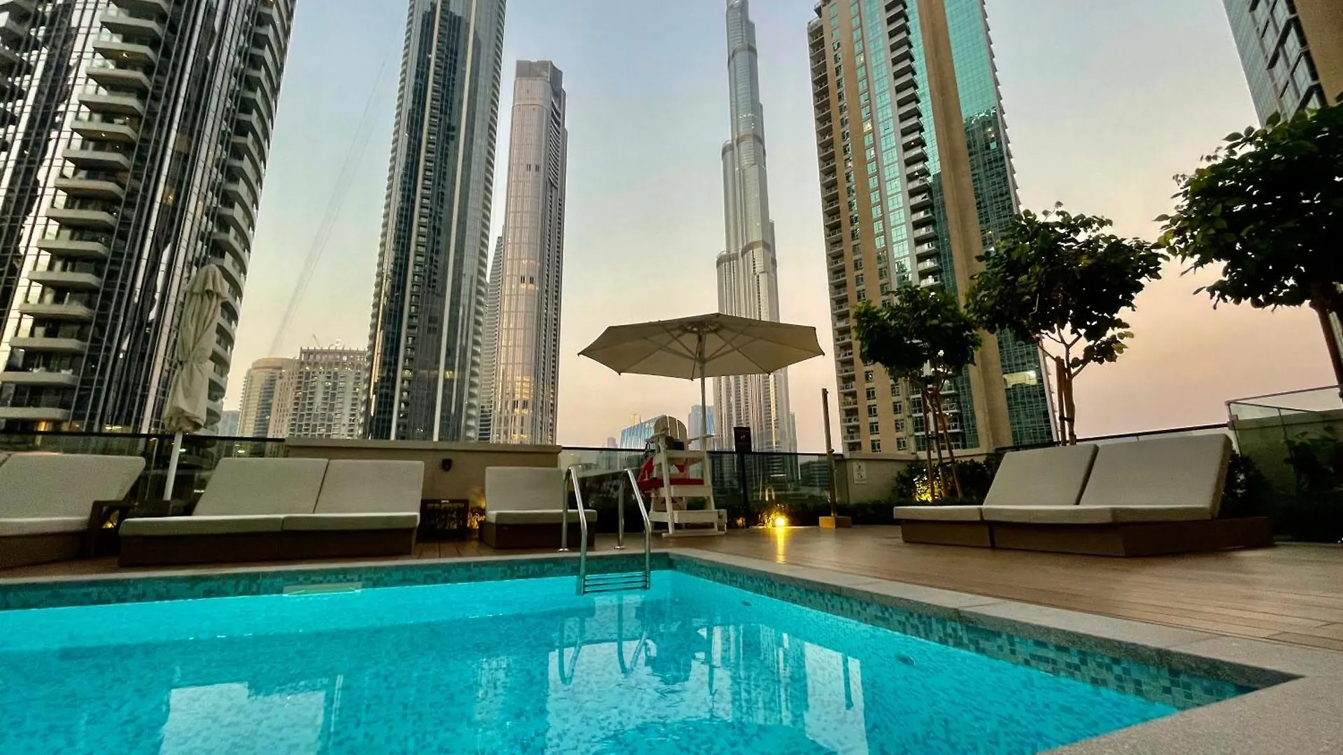 Chic Luxe 2Br I High Floor L By Burj Khalifa & Dubai Mall I Pool L Gym Apartment