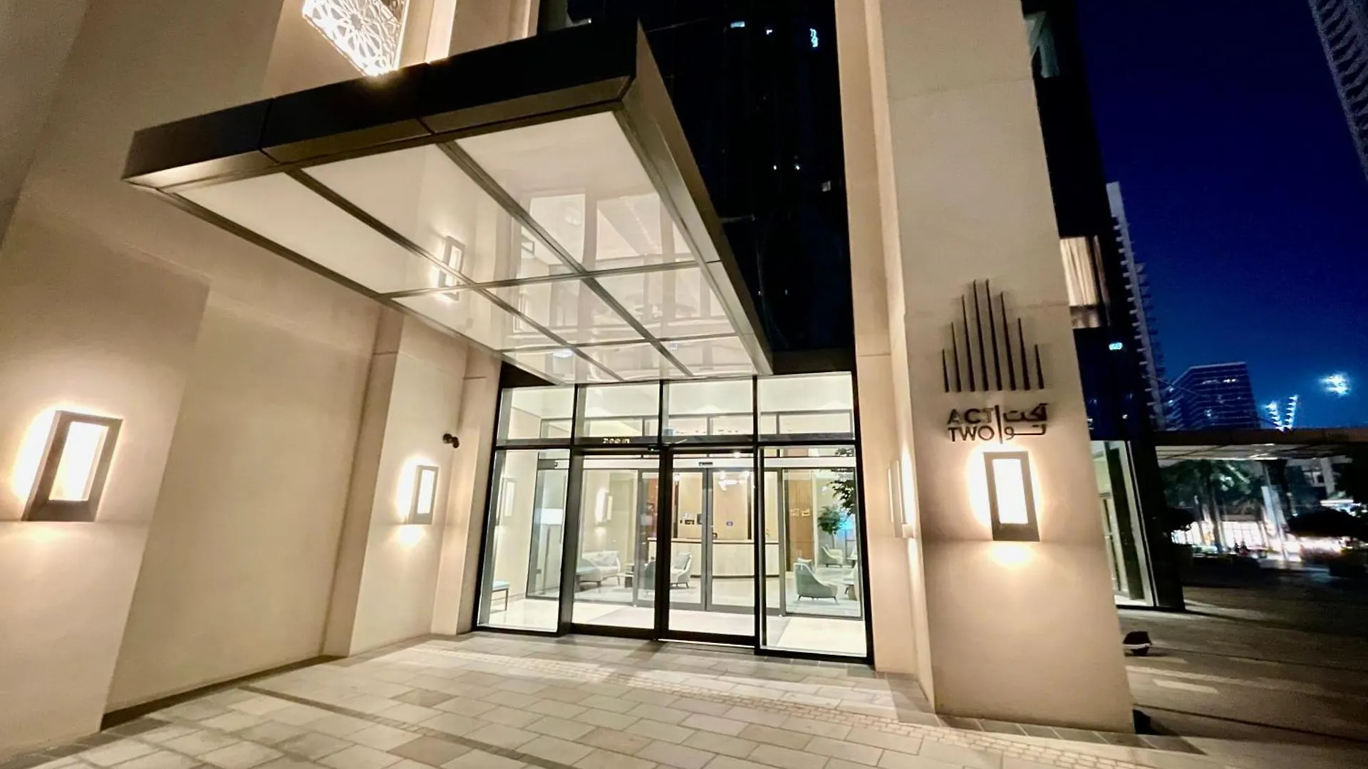 Chic Luxe 2Br I High Floor L By Burj Khalifa & Dubai Mall I Pool L Gym Apartment