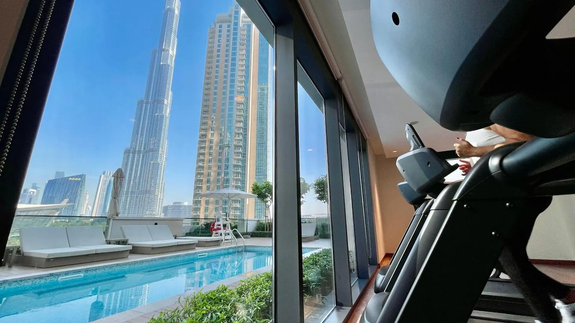Apartment Chic Luxe 2Br I High Floor L By Burj Khalifa & Dubai Mall I Pool L Gym