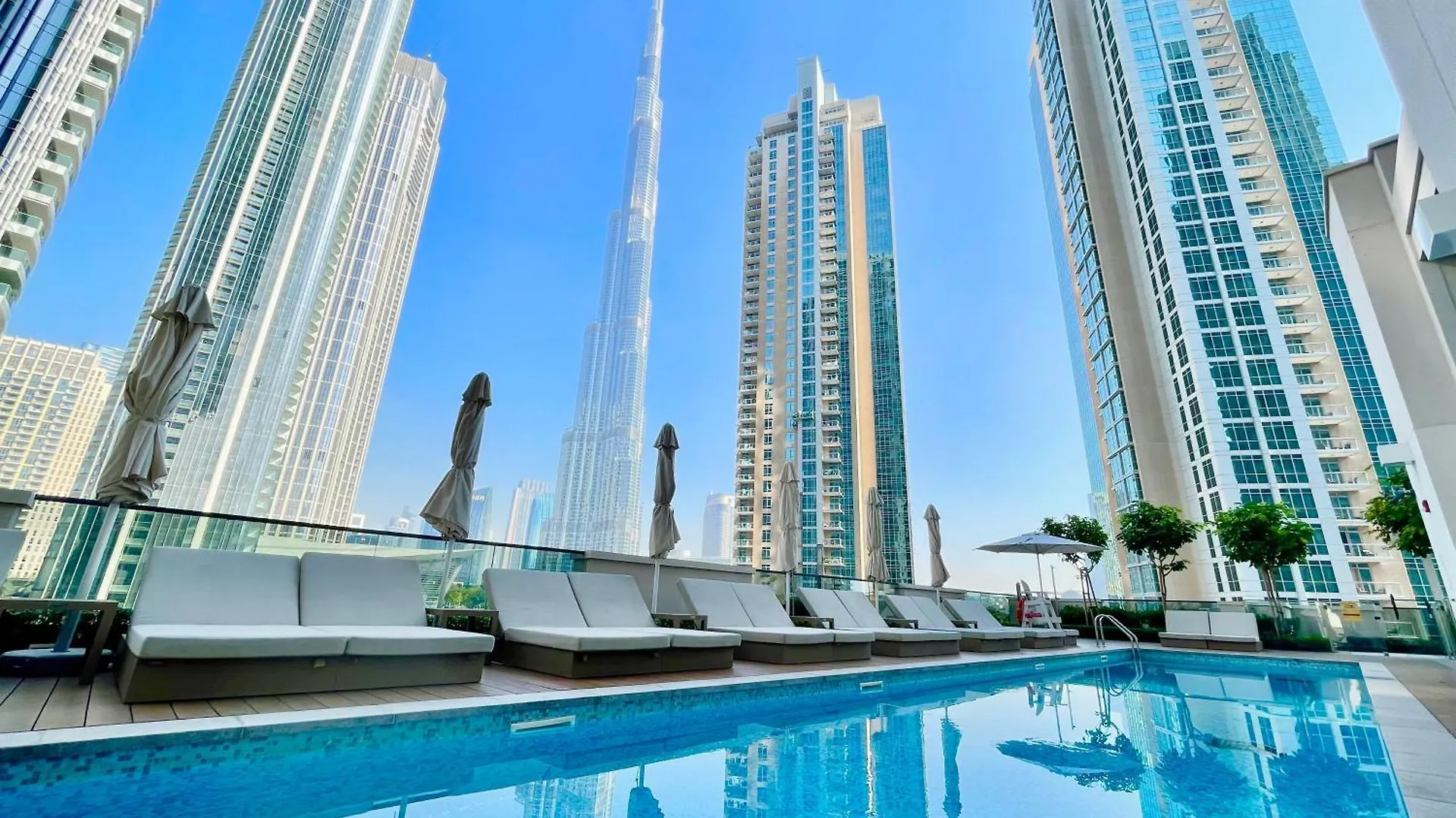 Chic Luxe 2Br I High Floor L By Burj Khalifa & Dubai Mall I Pool L Gym United Arab Emirates