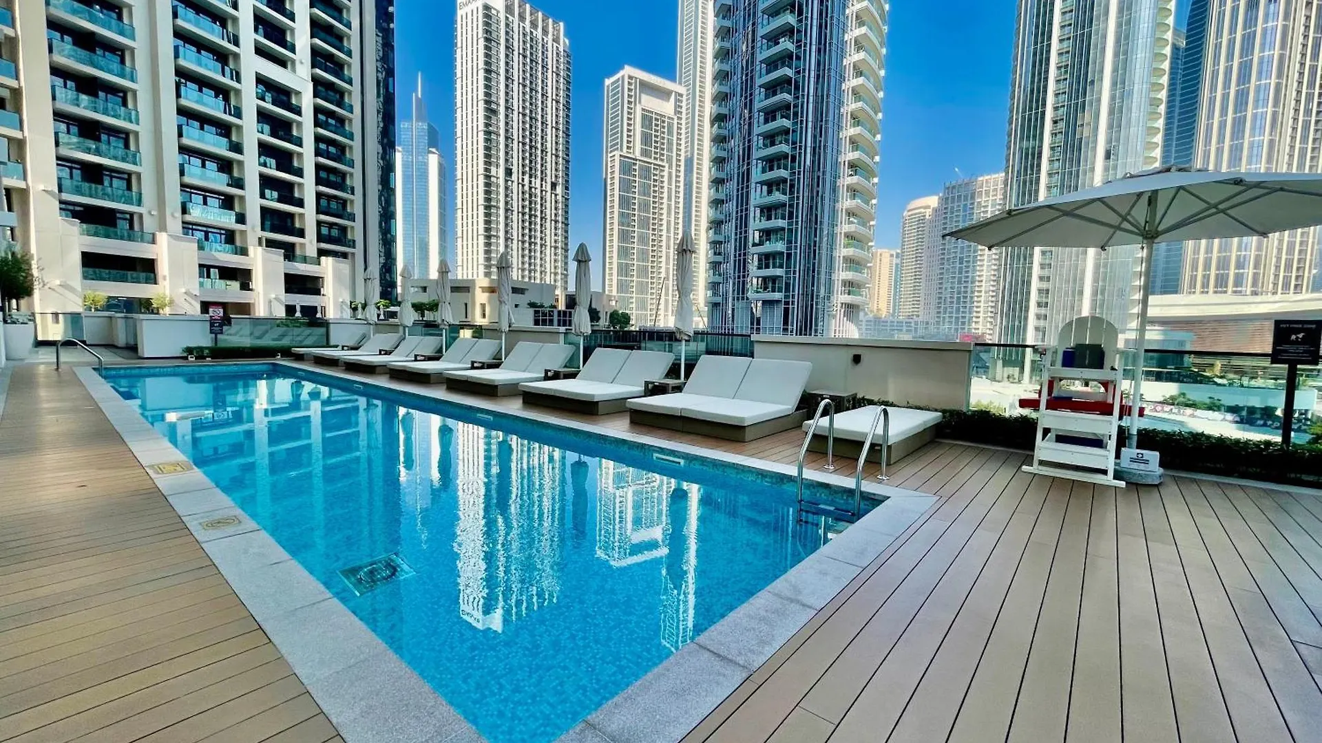 Chic Luxe 2Br I High Floor L By Burj Khalifa & Dubai Mall I Pool L Gym Apartment