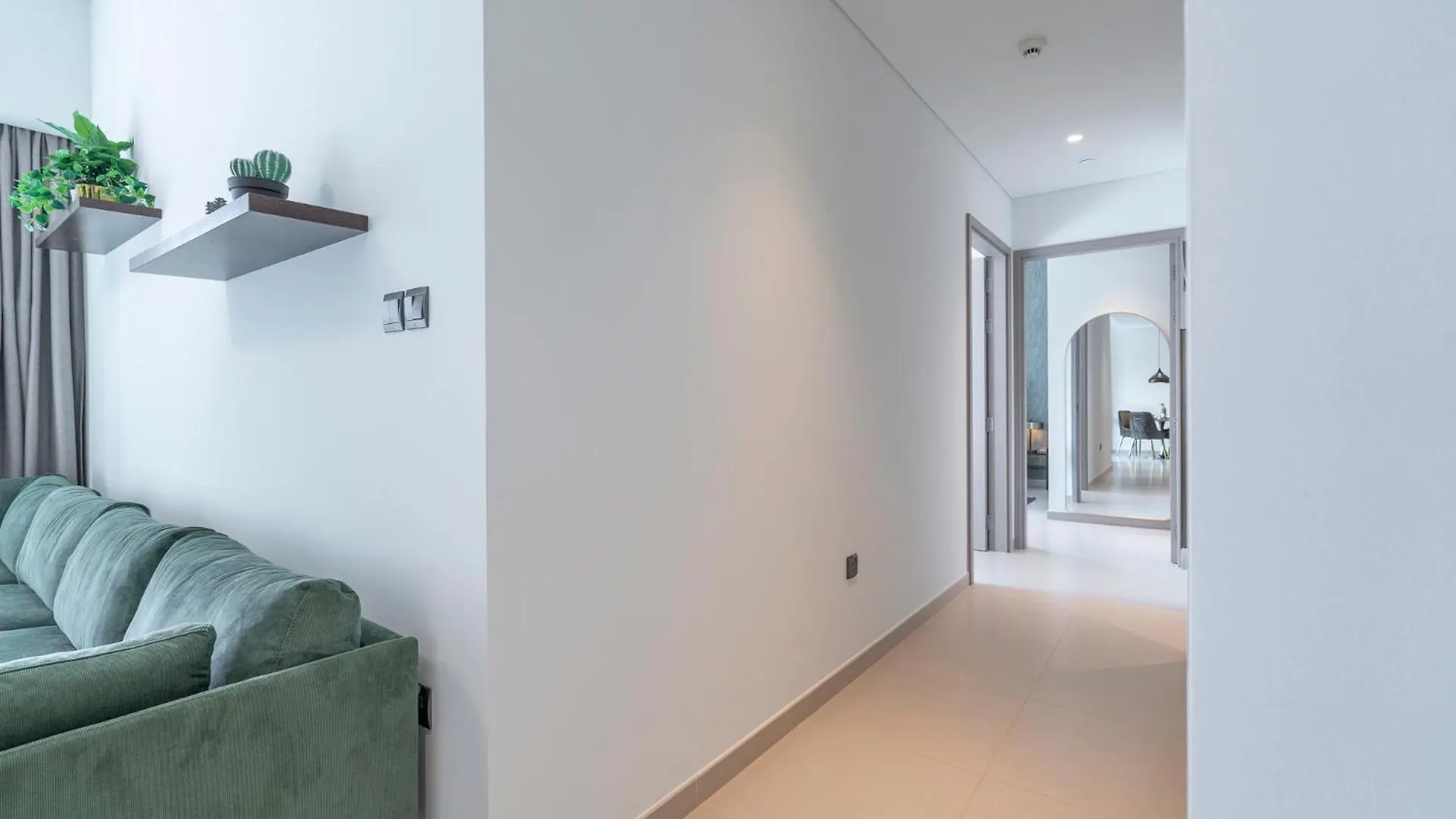Apartment Chic Luxe 2Br I High Floor L By Burj Khalifa & Dubai Mall I Pool L Gym