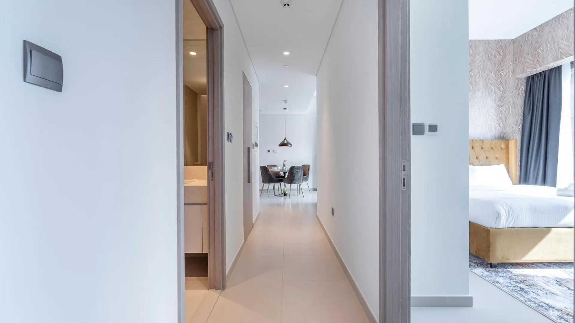 Chic Luxe 2Br I High Floor L By Burj Khalifa & Dubai Mall I Pool L Gym Apartment