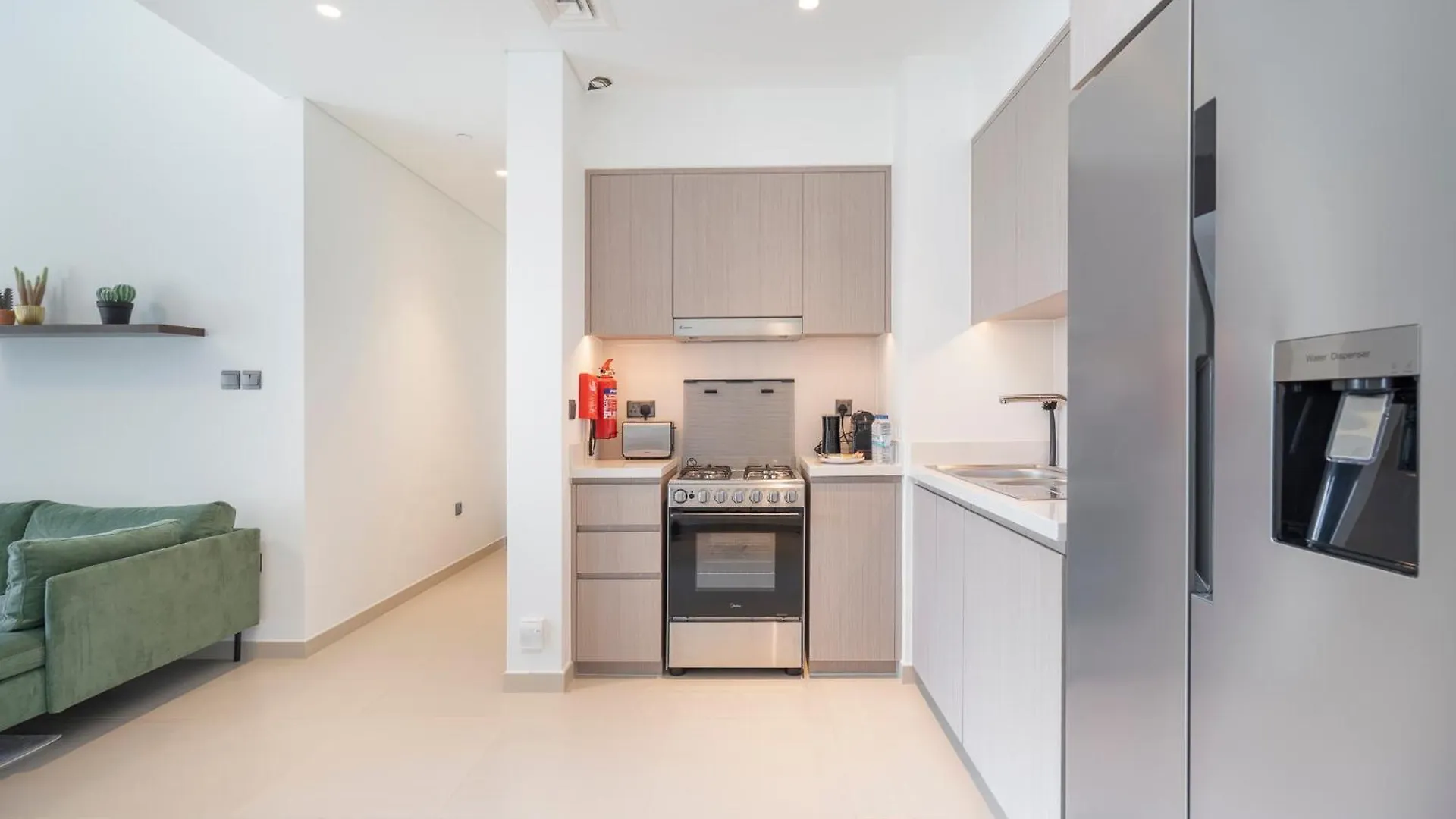 Apartment Chic Luxe 2Br I High Floor L By Burj Khalifa & Dubai Mall I Pool L Gym
