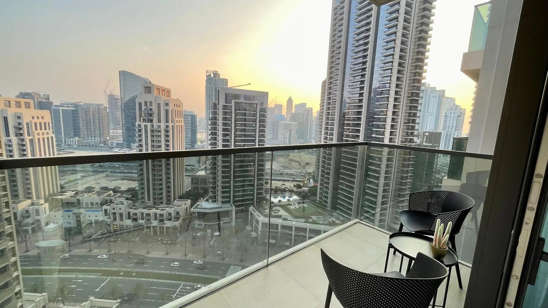 Apartment Chic Luxe 2Br I High Floor L By Burj Khalifa & Dubai Mall I Pool L Gym United Arab Emirates